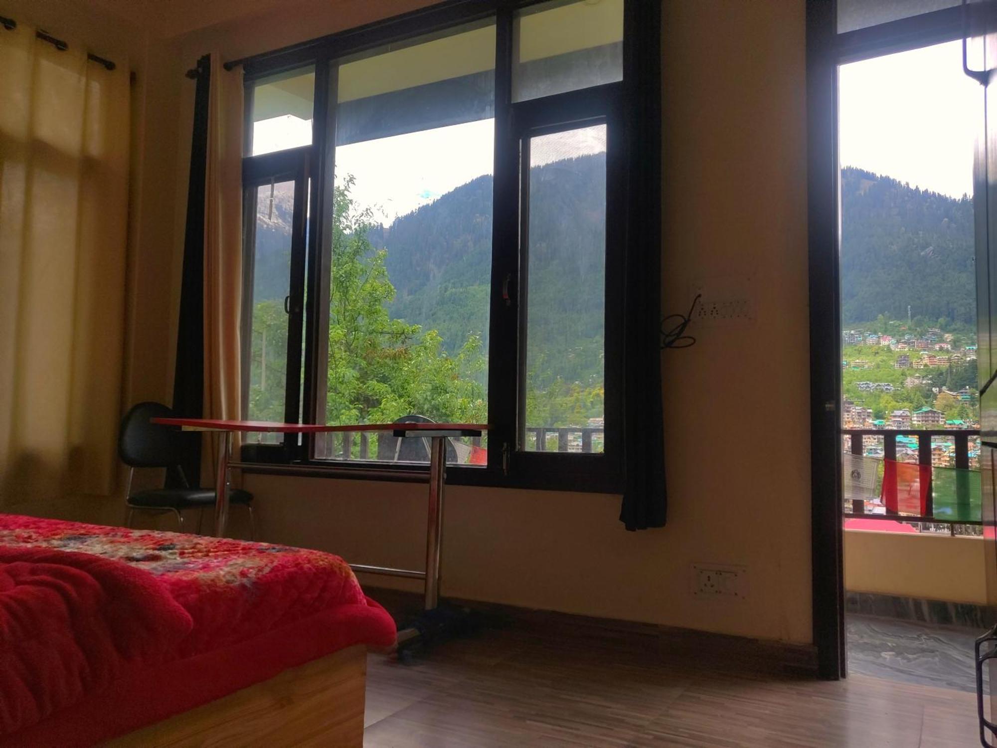 Cupidtrails Himalayan Castle Villa Manali  Room photo